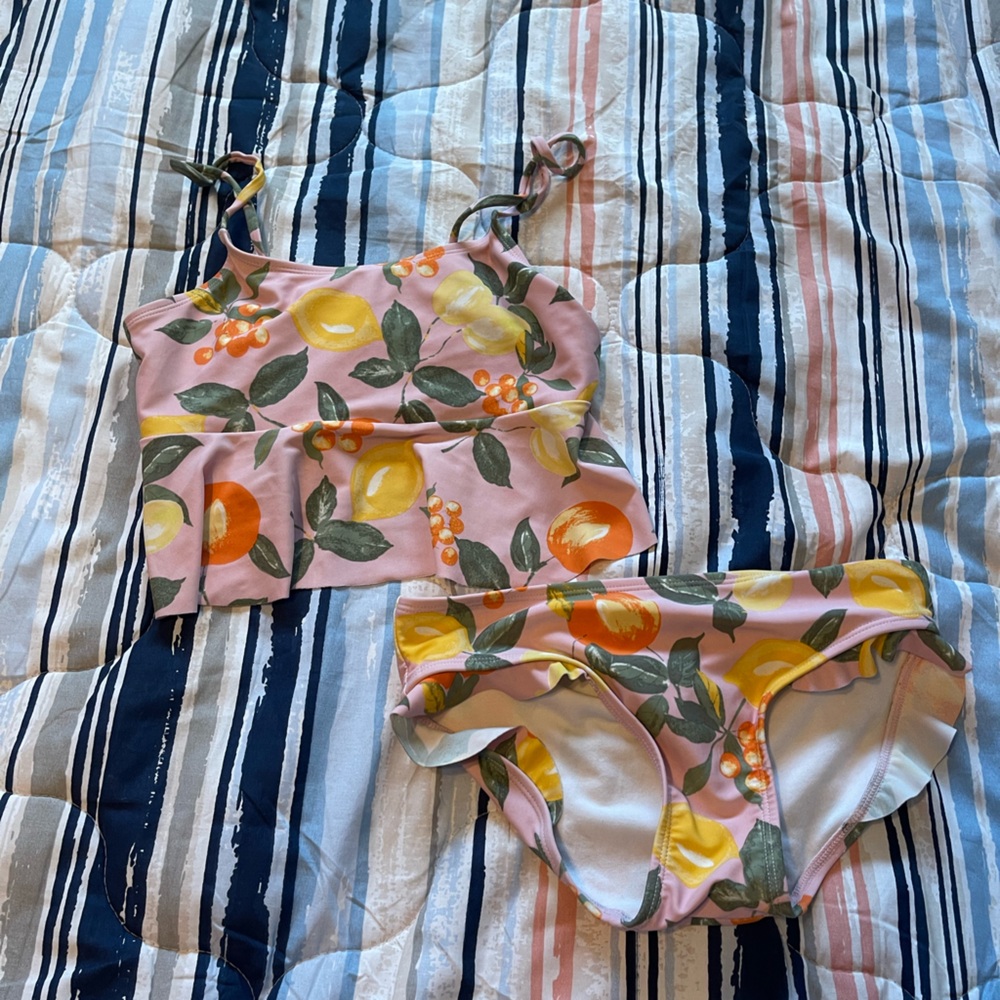 OshKosh two piece bathing suit. light pink with lemons design. 14/14a in girls